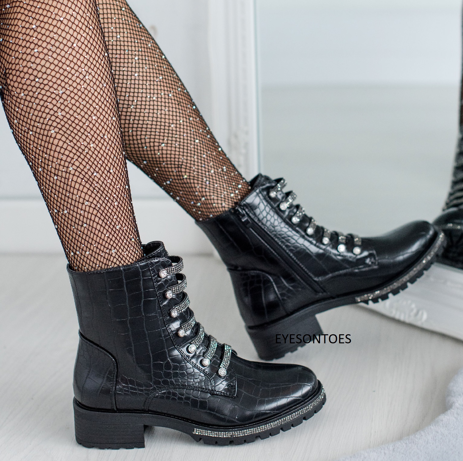 flat chunky boots